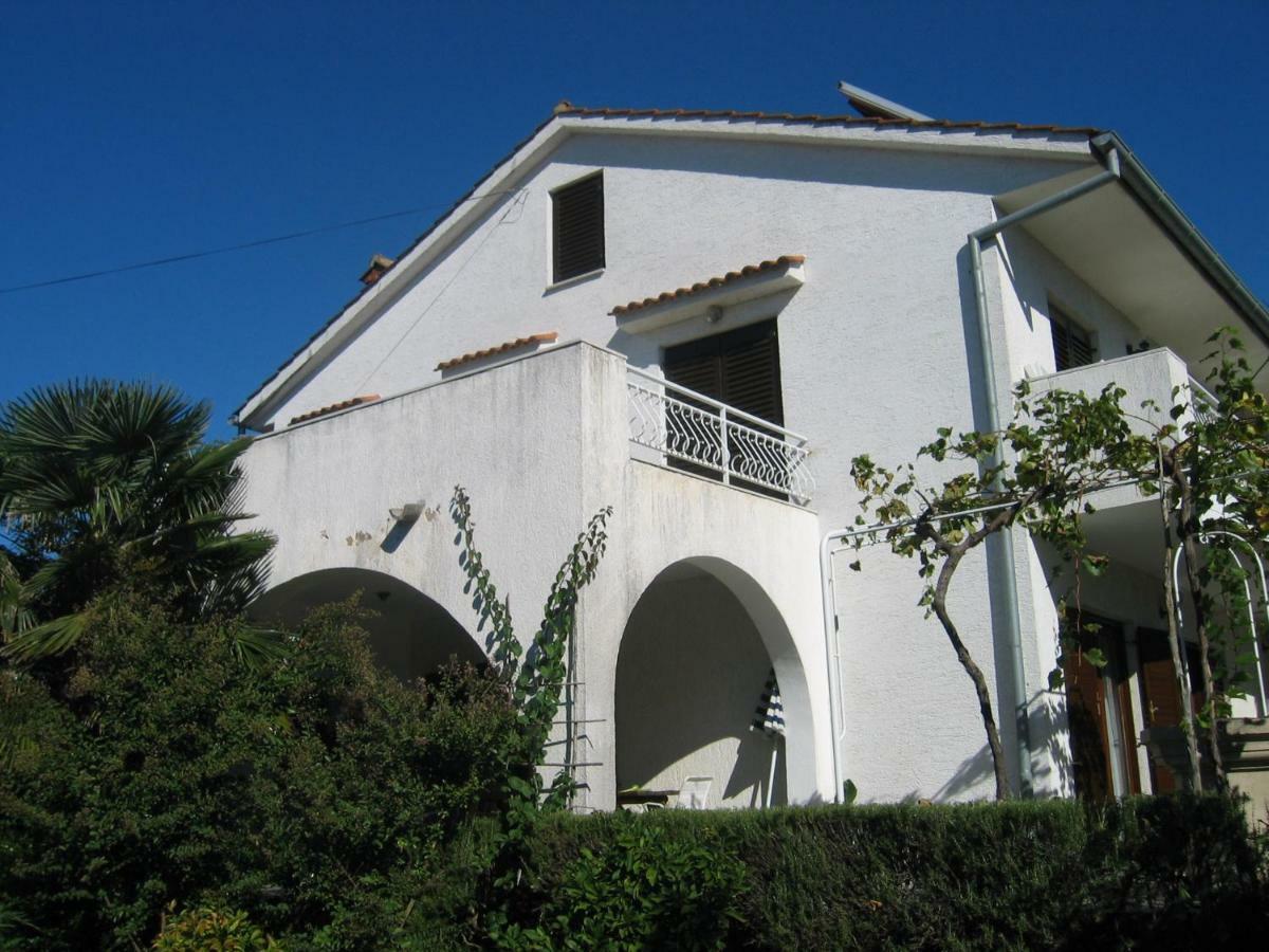 Apartments Cerovic Malinska Esterno foto