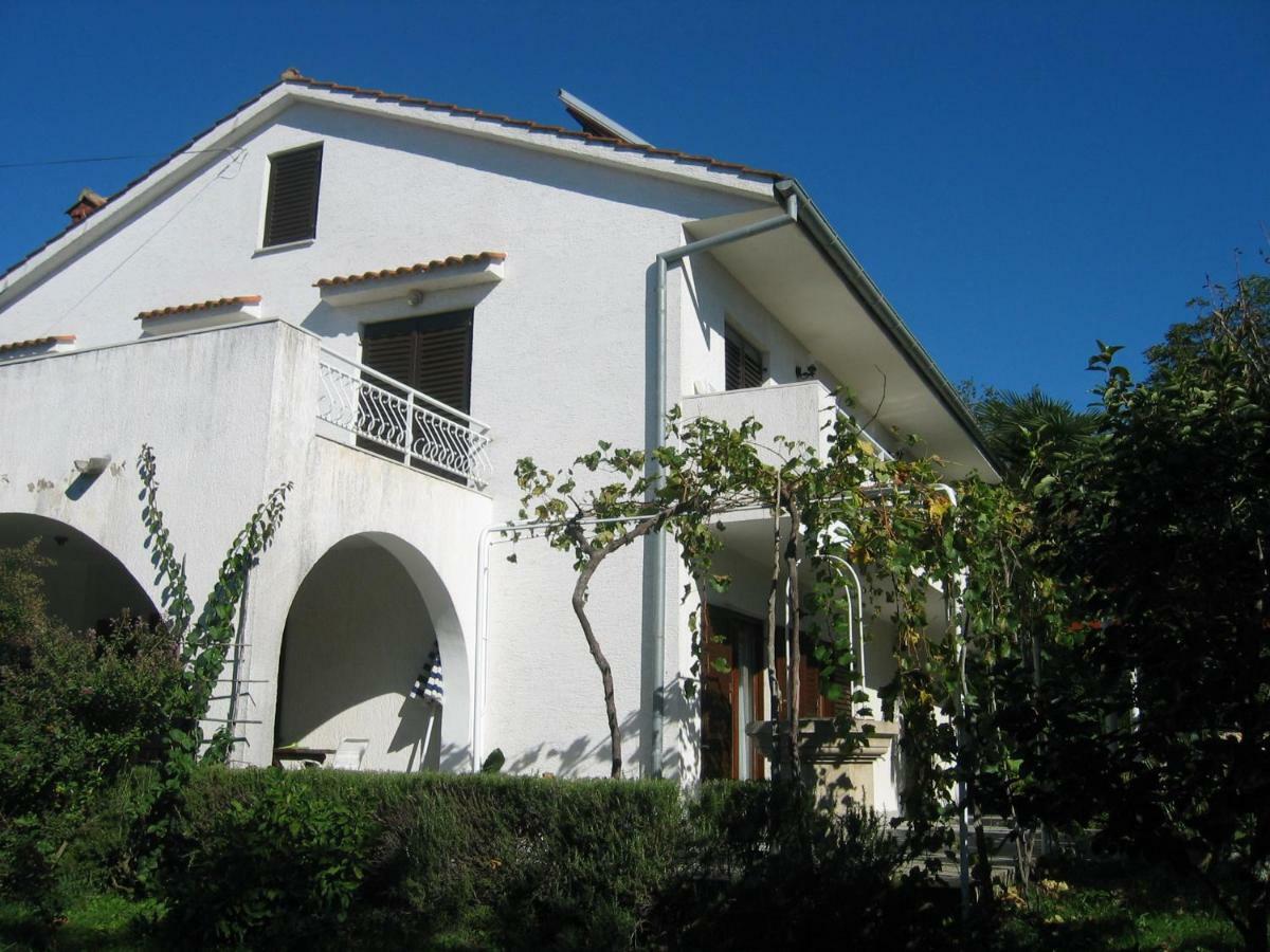 Apartments Cerovic Malinska Esterno foto